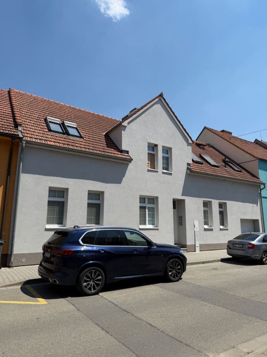 Pronájem bytu 1+kk 70 m², Palackého, Šlapanice, Jihomoravský kraj Pronájem bytu 1+kk 70 m², Palackého, Šlapanice, Jihomoravský kraj