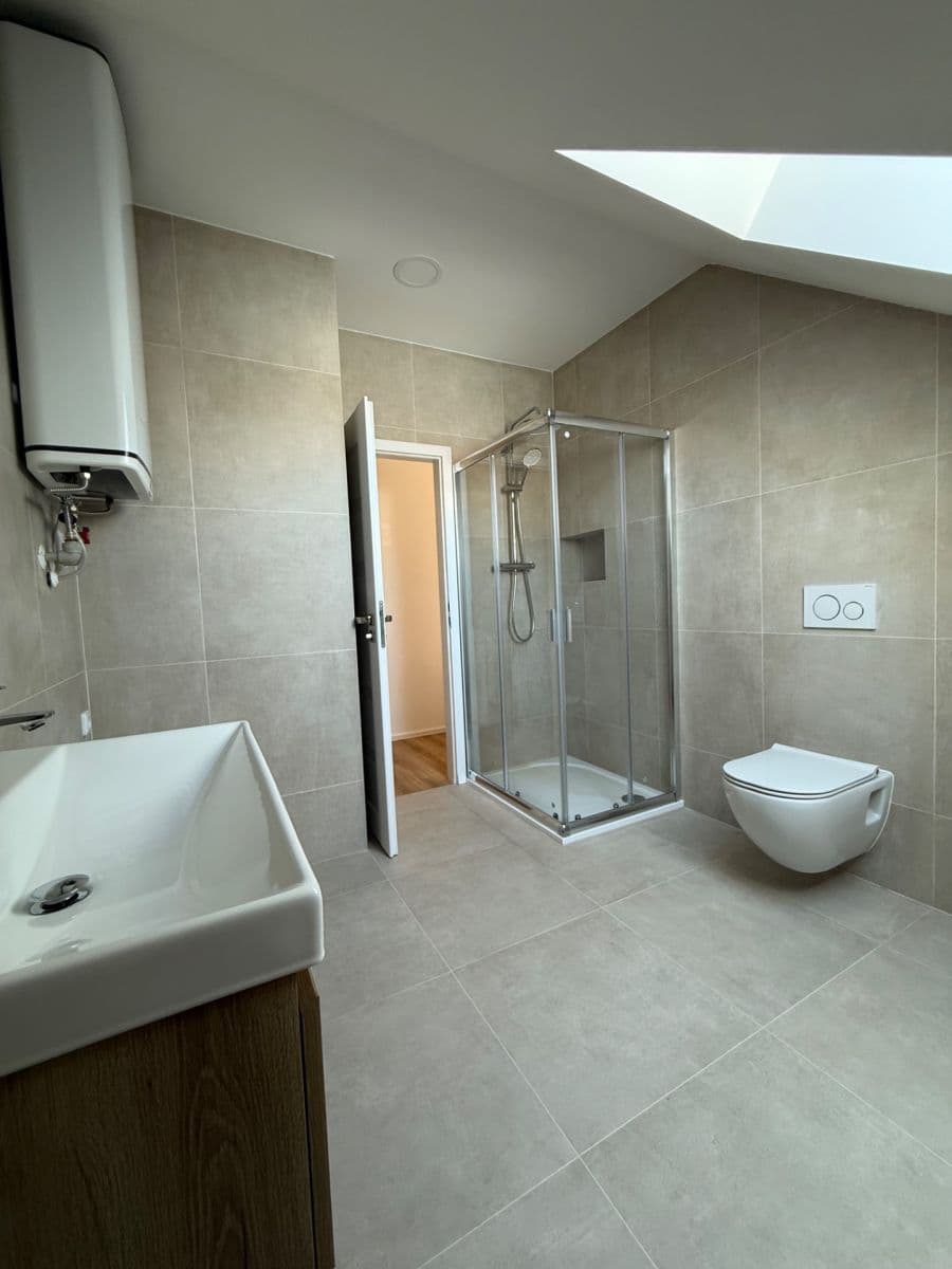 Pronájem bytu 1+kk 70 m², Palackého, Šlapanice, Jihomoravský kraj Pronájem bytu 1+kk 70 m², Palackého, Šlapanice, Jihomoravský kraj