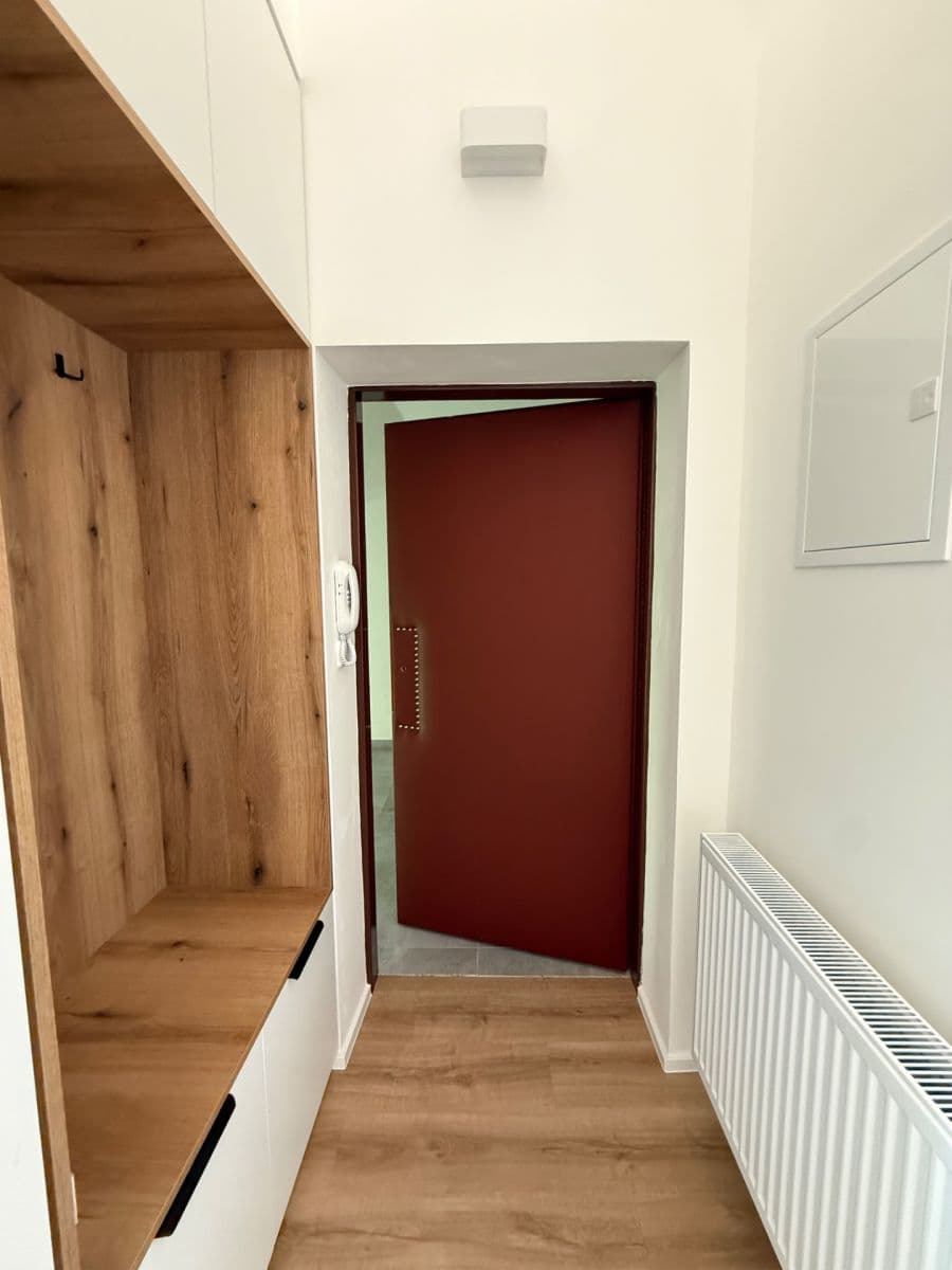 Pronájem bytu 1+kk 70 m², Palackého, Šlapanice, Jihomoravský kraj Pronájem bytu 1+kk 70 m², Palackého, Šlapanice, Jihomoravský kraj