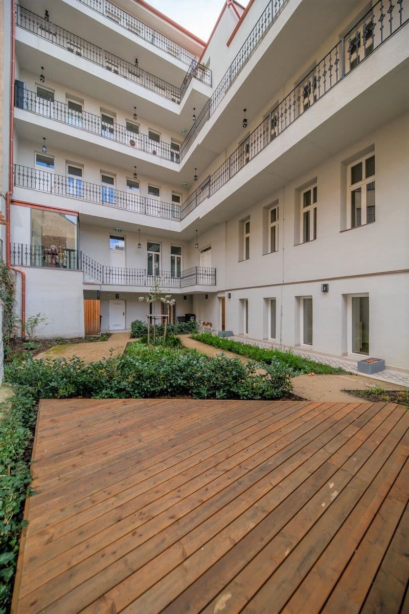 Pronájem bytu 1+kk 35 m², Lumírova, Praha, Praha Pronájem bytu 1+kk 35 m², Lumírova, Praha, Praha