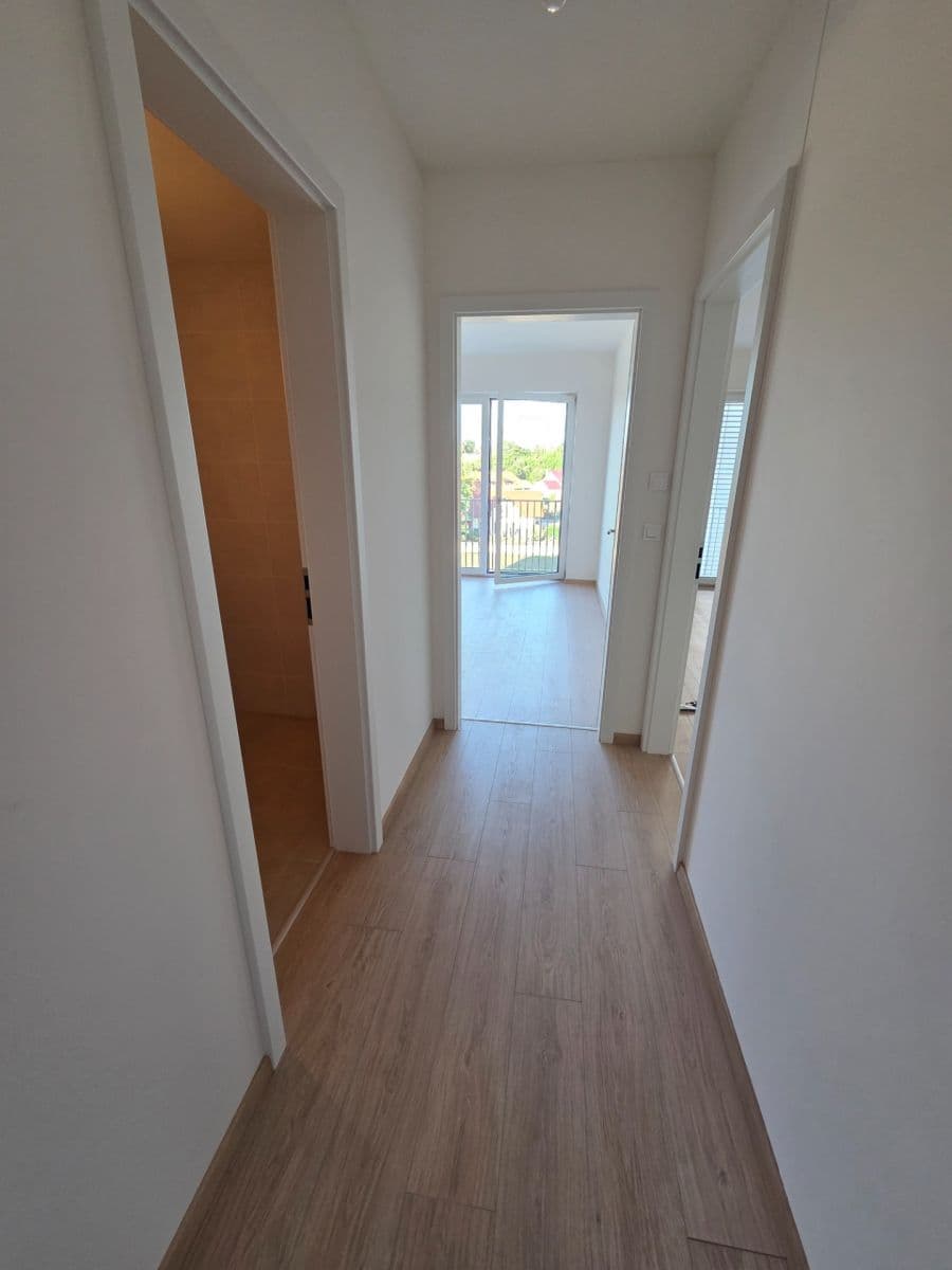 Pronájem bytu 2+kk 41 m², Cihlářská, Hostivice, Středočeský kraj Pronájem bytu 2+kk 41 m², Cihlářská, Hostivice, Středočeský kraj