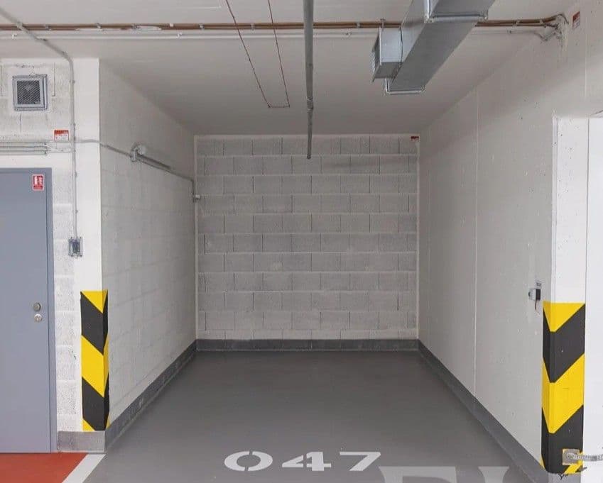 Pronájem garáže 20 m², Poděbradská, Praha, Praha Pronájem garáže 20 m², Poděbradská, Praha, Praha