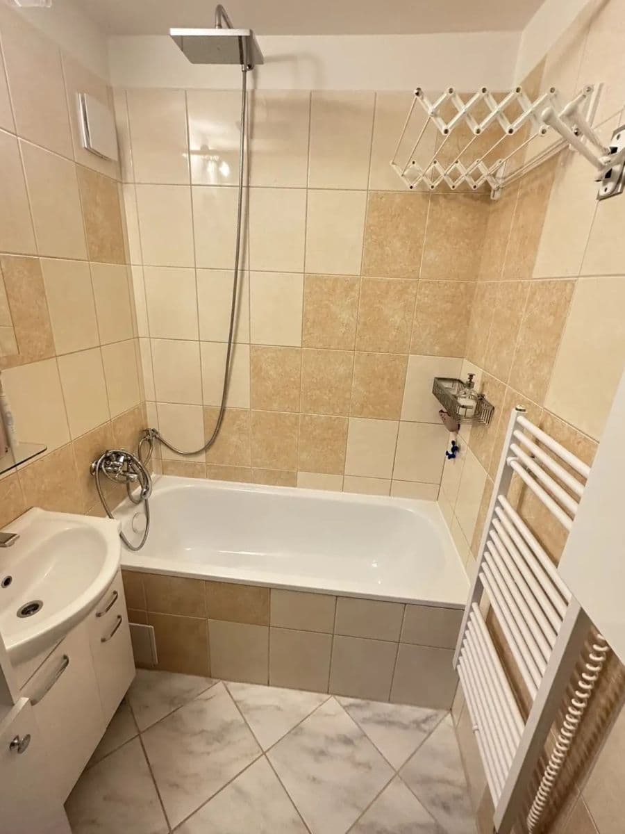Pronájem bytu 3+1 59 m², Vlnařská, Liberec, Liberecký kraj Pronájem bytu 3+1 59 m², Vlnařská, Liberec, Liberecký kraj