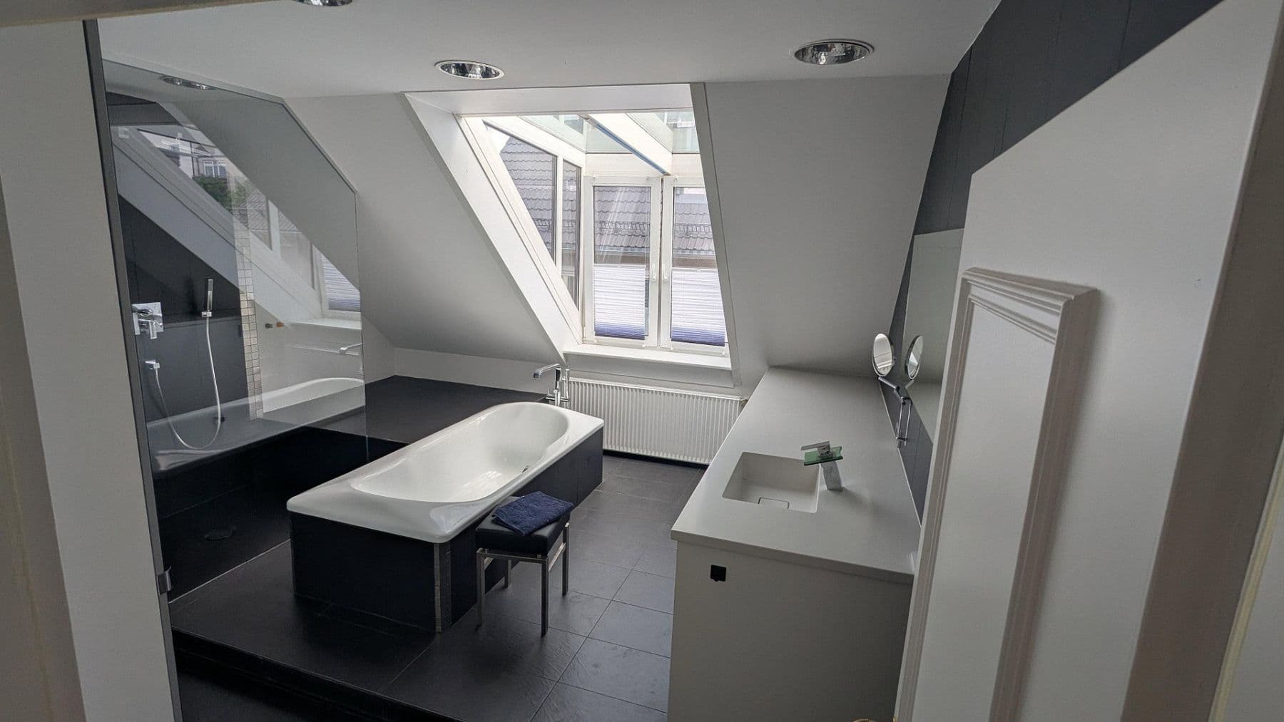 Pronájem bytu 3+kk 111 m², Kantstraße 24, München, Bavorsko Pronájem bytu 3+kk 111 m², Kantstraße 24, München, Bavorsko