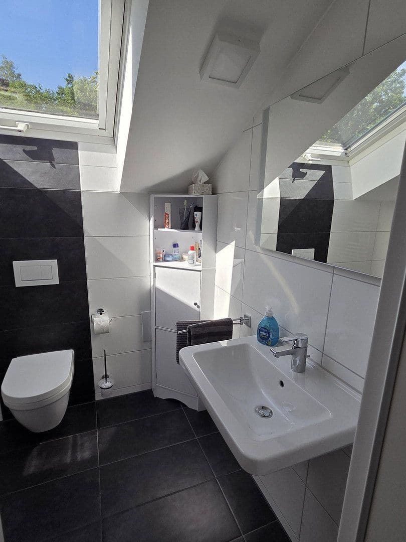 Pronájem bytu 1+1 35 m², Nürtingen, Bádensko-Württembersko Pronájem bytu 1+1 35 m², Nürtingen, Bádensko-Württembersko