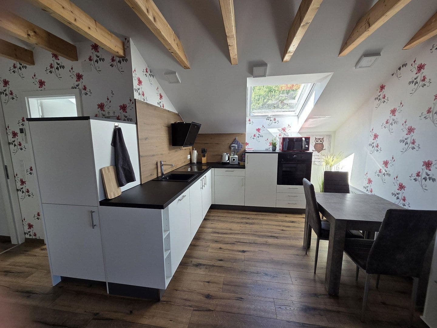 Pronájem bytu 1+1 35 m², Nürtingen, Bádensko-Württembersko Pronájem bytu 1+1 35 m², Nürtingen, Bádensko-Württembersko