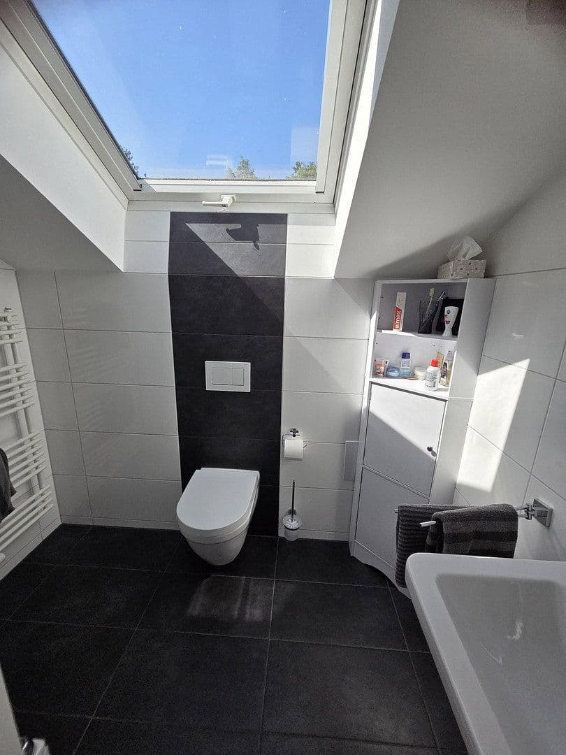 Pronájem bytu 1+1 35 m², Nürtingen, Bádensko-Württembersko Pronájem bytu 1+1 35 m², Nürtingen, Bádensko-Württembersko
