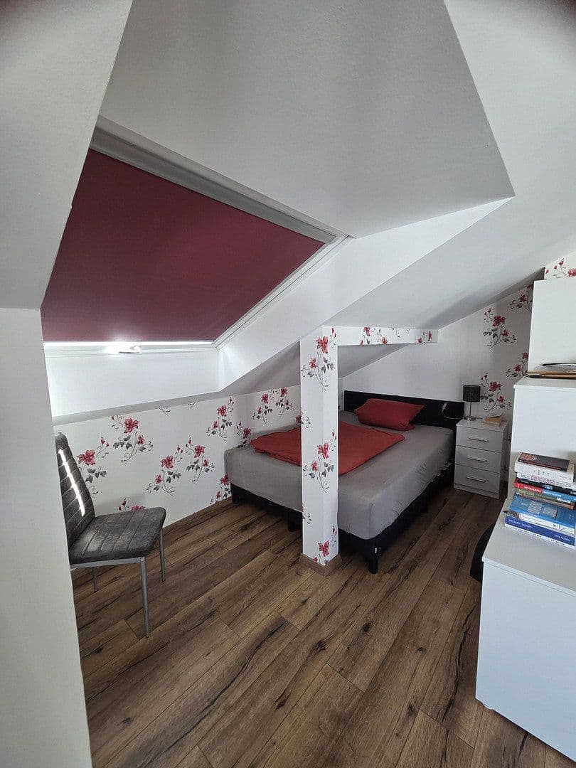 Pronájem bytu 1+1 35 m², Nürtingen, Bádensko-Württembersko Pronájem bytu 1+1 35 m², Nürtingen, Bádensko-Württembersko
