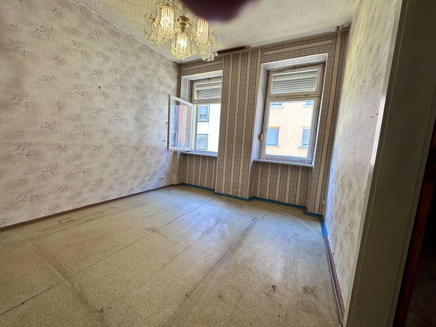 Prodej domu 90 m², pozemek 190 m², Herzogstraße 87, Pirmasens, Porýní-Falc Prodej domu 90 m², pozemek 190 m², Herzogstraße 87, Pirmasens, Porýní-Falc