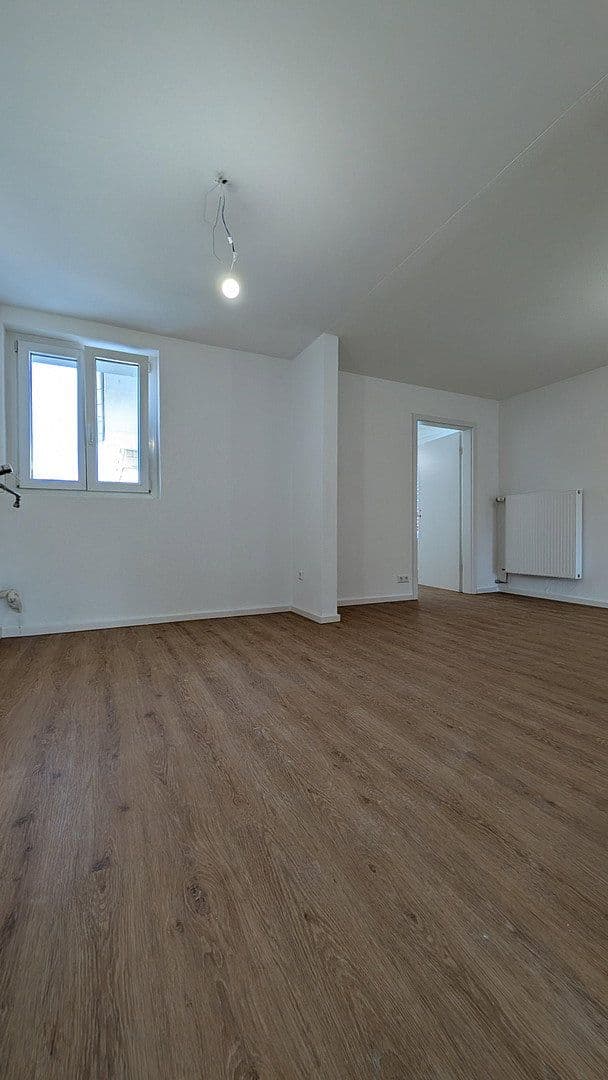 Pronájem bytu 4+1 90 m², kaiserstraße, Reutlingen, Bádensko-Württembersko Pronájem bytu 4+1 90 m², kaiserstraße, Reutlingen, Bádensko-Württembersko