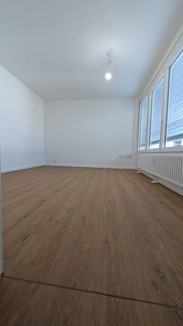 Pronájem bytu 4+1 90 m², kaiserstraße, Reutlingen, Bádensko-Württembersko Pronájem bytu 4+1 90 m², kaiserstraße, Reutlingen, Bádensko-Württembersko