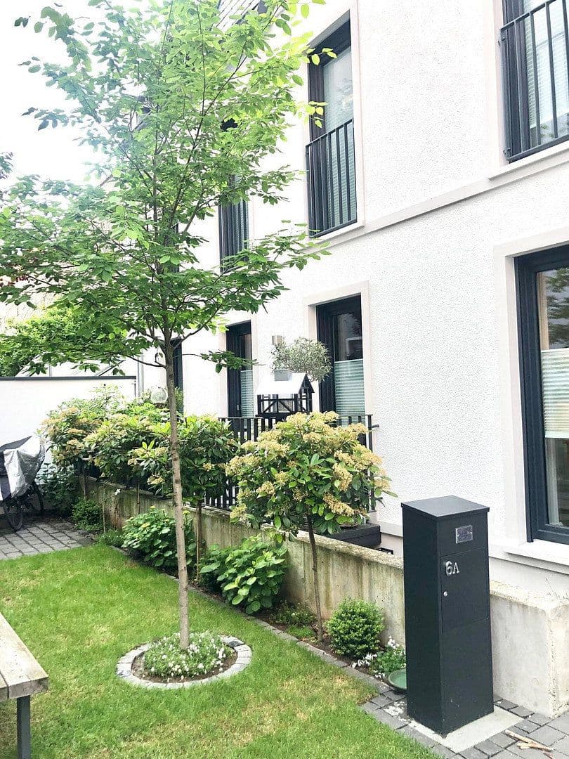 Prodej domu 104 m², pozemek 1 m², Frankfurt am Main, Hessen Prodej domu 104 m², pozemek 1 m², Frankfurt am Main, Hessen