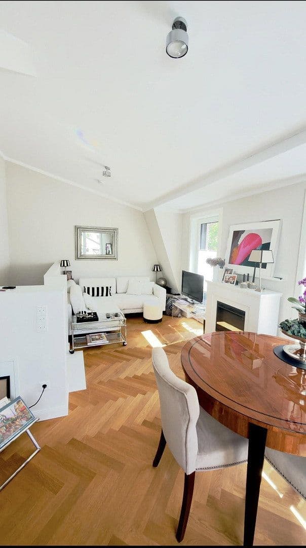 Prodej domu 104 m², pozemek 1 m², Frankfurt am Main, Hessen Prodej domu 104 m², pozemek 1 m², Frankfurt am Main, Hessen