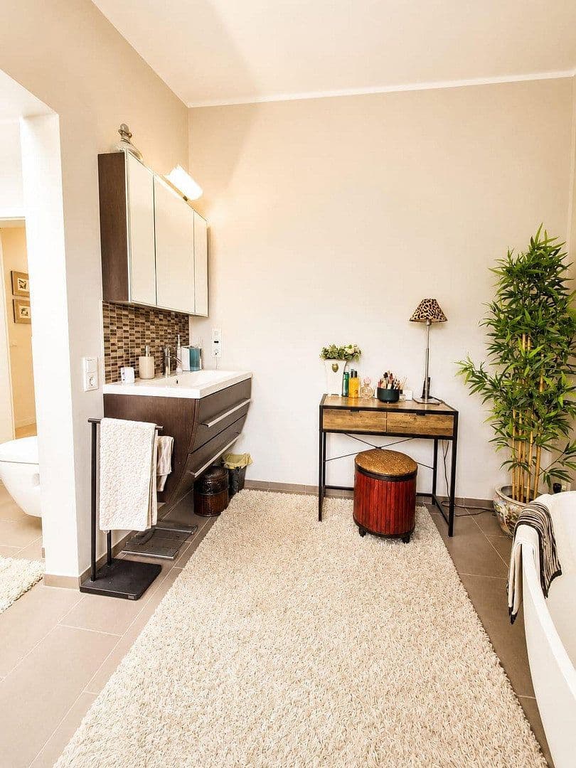 Prodej domu 120 m², pozemek 242 m², Magdeburgerstr. 70, Saarbrücken, Země Sársko Prodej domu 120 m², pozemek 242 m², Magdeburgerstr. 70, Saarbrücken, Země Sársko