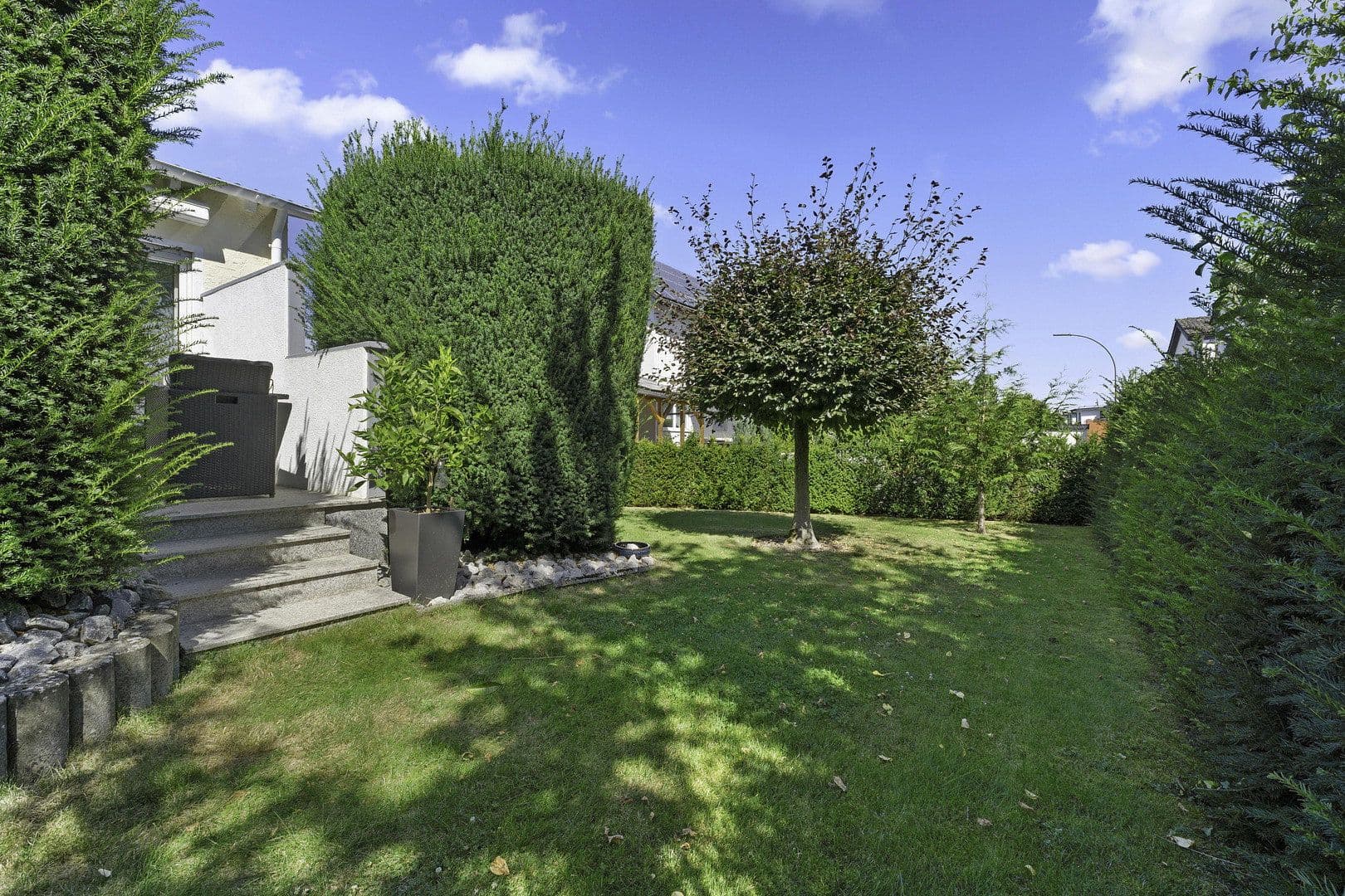 Prodej domu 120 m², pozemek 600 m², Neuhausstr. 15, Oberursel, Oberursel (Taunus), Hessen Prodej domu 120 m², pozemek 600 m², Neuhausstr. 15, Oberursel, Oberursel (Taunus), Hessen