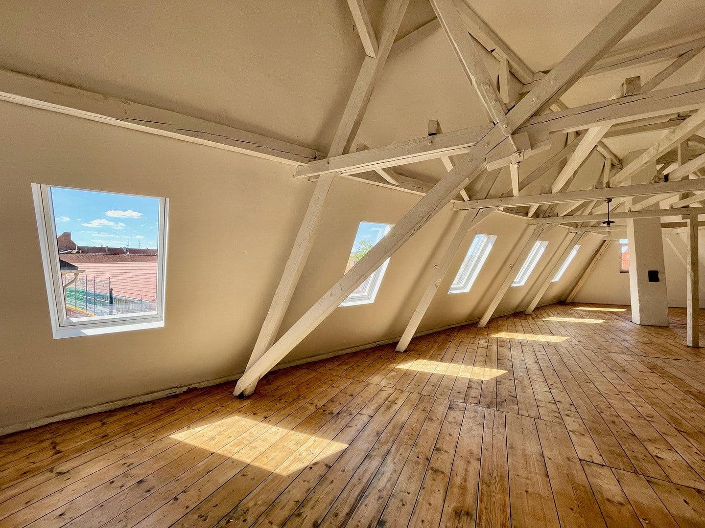 Prodej bytu 4+1 116 m², Kronstr. 41, Landau, Porýní-Falc Prodej bytu 4+1 116 m², Kronstr. 41, Landau, Porýní-Falc