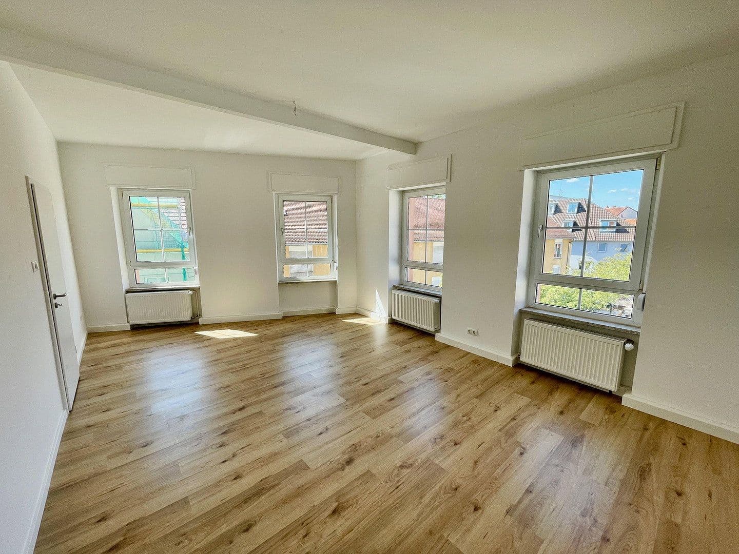 Prodej bytu 4+1 116 m², Kronstr. 41, Landau, Porýní-Falc Prodej bytu 4+1 116 m², Kronstr. 41, Landau, Porýní-Falc