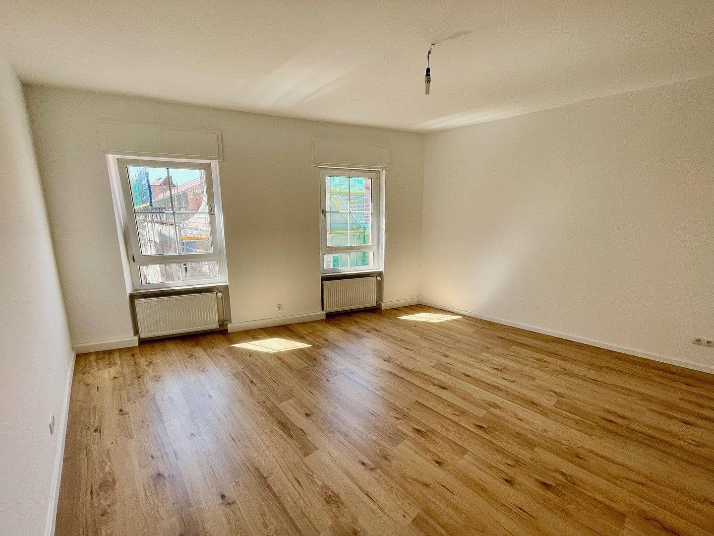 Prodej bytu 4+1 116 m², Kronstr. 41, Landau, Porýní-Falc Prodej bytu 4+1 116 m², Kronstr. 41, Landau, Porýní-Falc