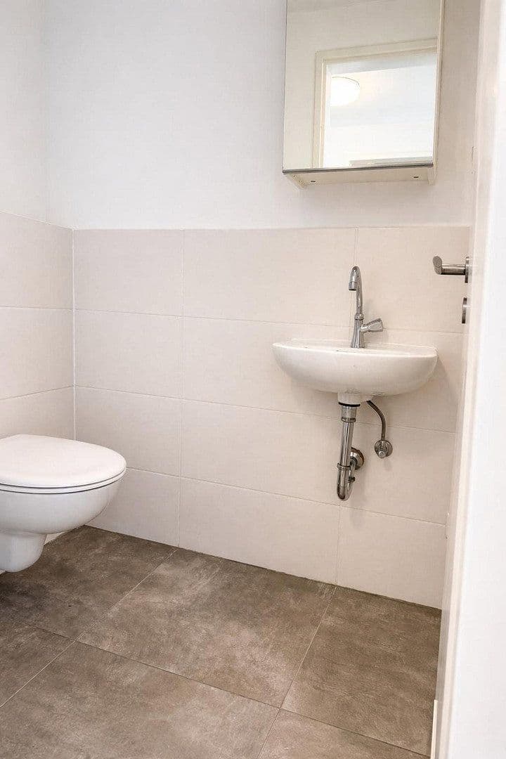 Prodej bytu 2+1 69 m², Düsseldorf, Severní Porýní-Vestfálsko Prodej bytu 2+1 69 m², Düsseldorf, Severní Porýní-Vestfálsko