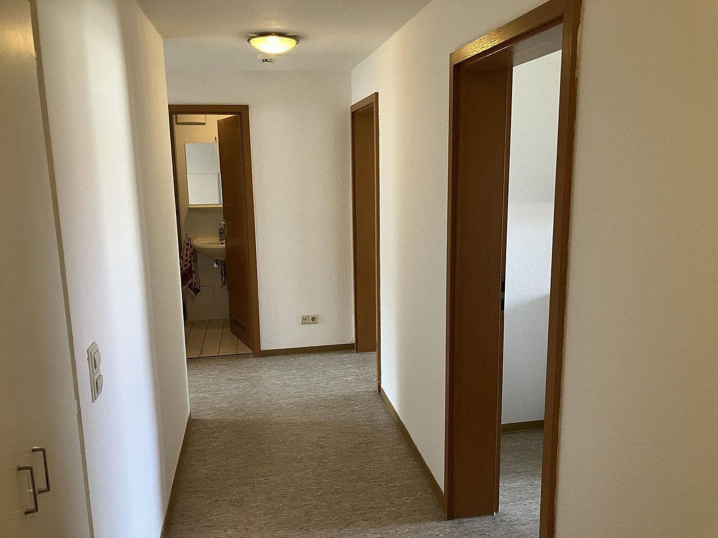 Pronájem bytu 2+1 49 m², Hirschstr. 36, Karlsruhe, Bádensko-Württembersko Pronájem bytu 2+1 49 m², Hirschstr. 36, Karlsruhe, Bádensko-Württembersko