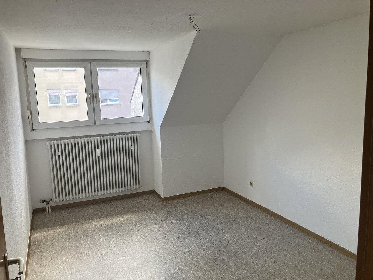 Pronájem bytu 2+1 49 m², Hirschstr. 36, Karlsruhe, Bádensko-Württembersko Pronájem bytu 2+1 49 m², Hirschstr. 36, Karlsruhe, Bádensko-Württembersko