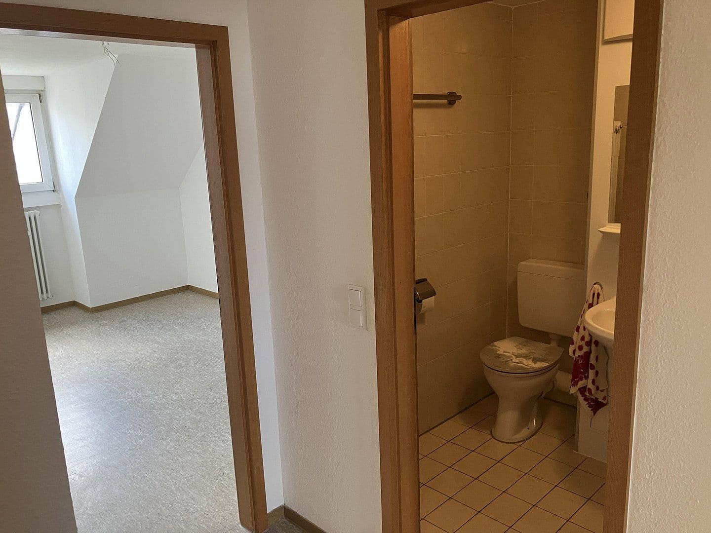 Pronájem bytu 2+1 49 m², Hirschstr. 36, Karlsruhe, Bádensko-Württembersko Pronájem bytu 2+1 49 m², Hirschstr. 36, Karlsruhe, Bádensko-Württembersko