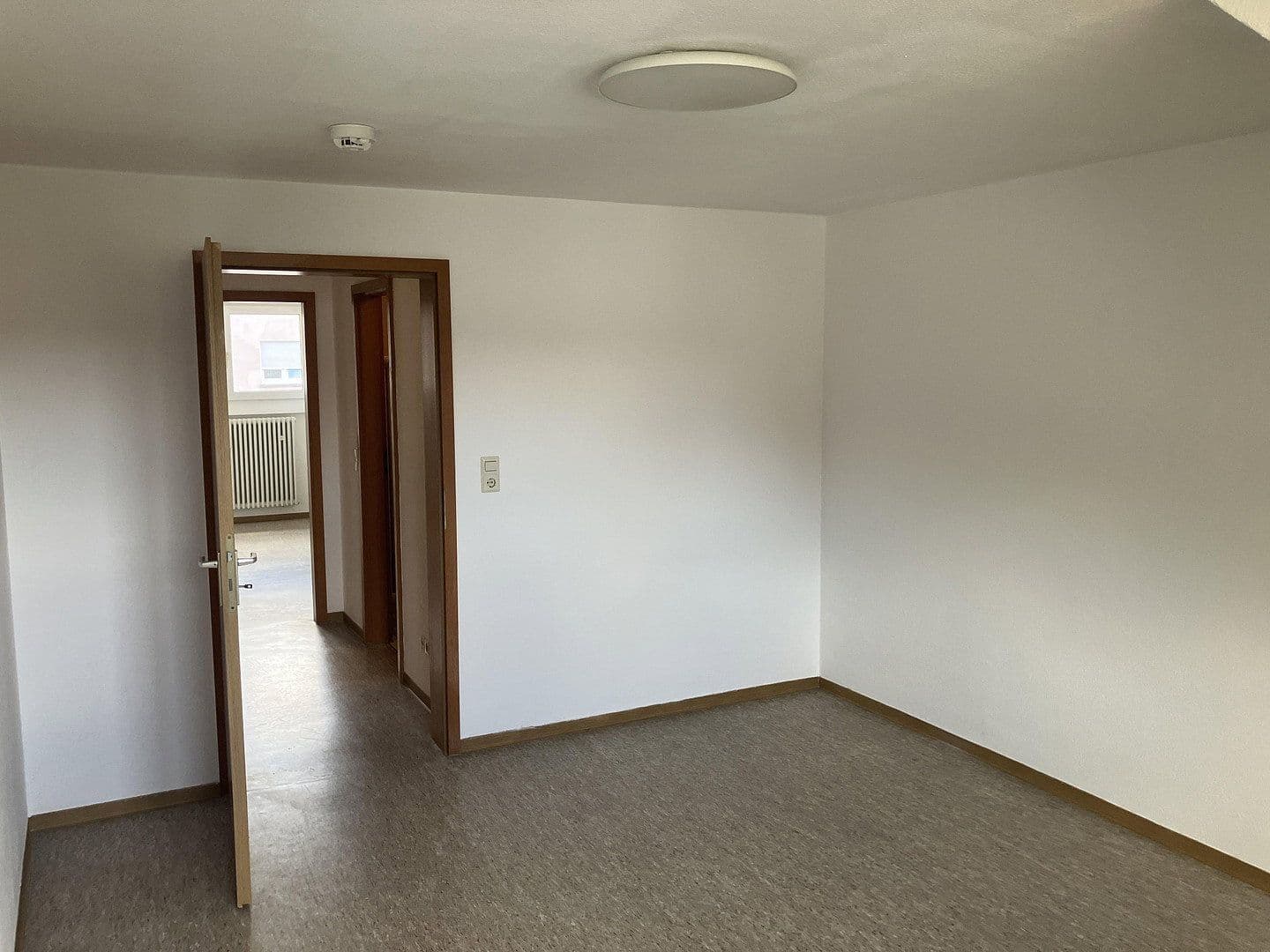 Pronájem bytu 2+1 49 m², Hirschstr. 36, Karlsruhe, Bádensko-Württembersko Pronájem bytu 2+1 49 m², Hirschstr. 36, Karlsruhe, Bádensko-Württembersko