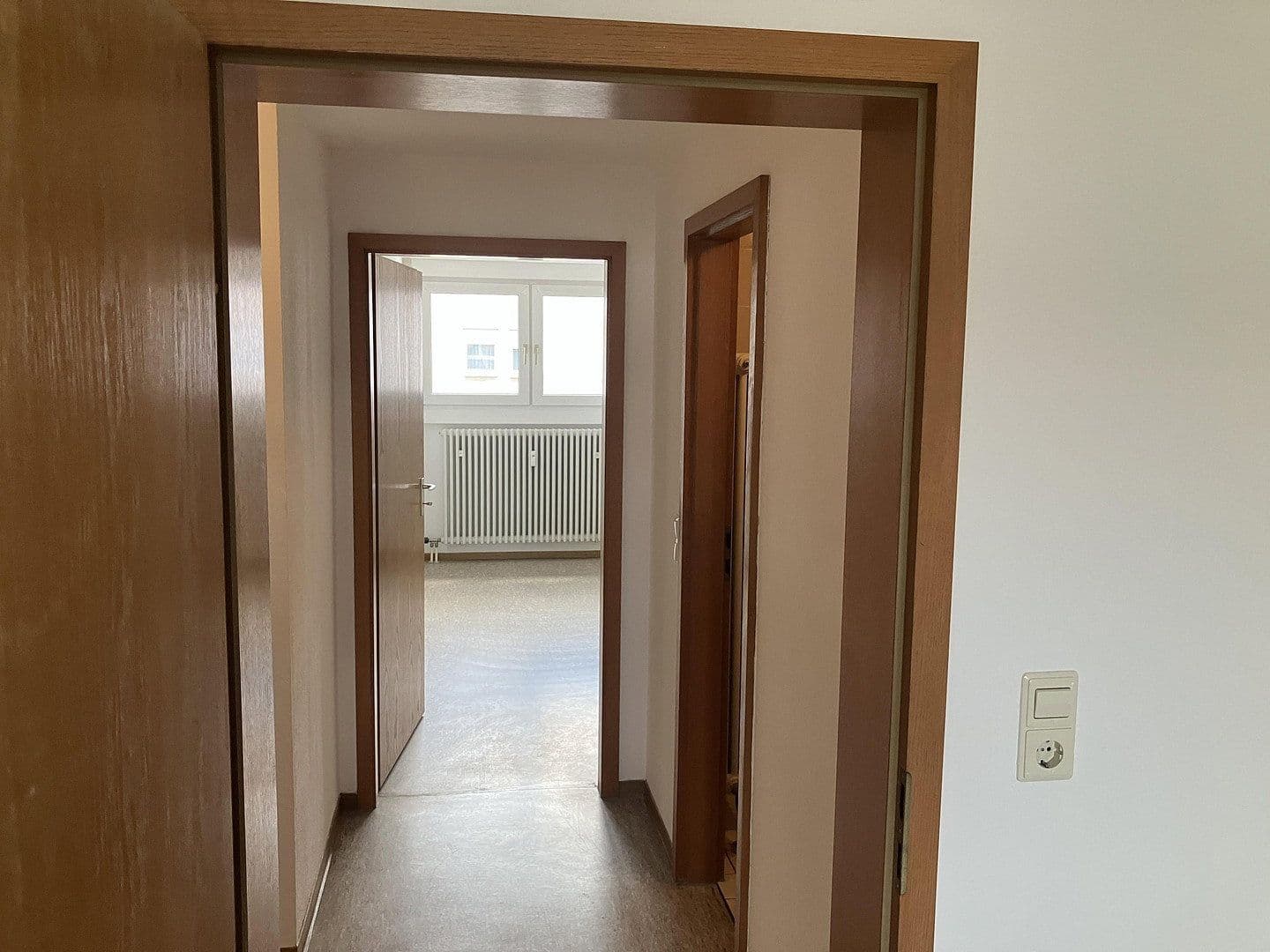 Pronájem bytu 2+1 49 m², Hirschstr. 36, Karlsruhe, Bádensko-Württembersko Pronájem bytu 2+1 49 m², Hirschstr. 36, Karlsruhe, Bádensko-Württembersko
