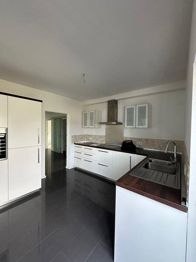 Pronájem bytu 3+kk 90 m², Wendelinusstraße 6, Sandhausen, Bádensko-Württembersko Pronájem bytu 3+kk 90 m², Wendelinusstraße 6, Sandhausen, Bádensko-Württembersko