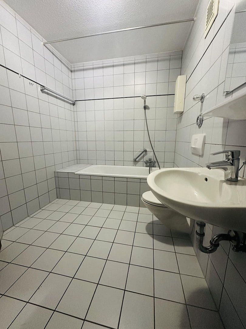 Pronájem bytu 2+1 50 m², Jugenheimer Str. 48a, Frankfurt, Hessen Pronájem bytu 2+1 50 m², Jugenheimer Str. 48a, Frankfurt, Hessen