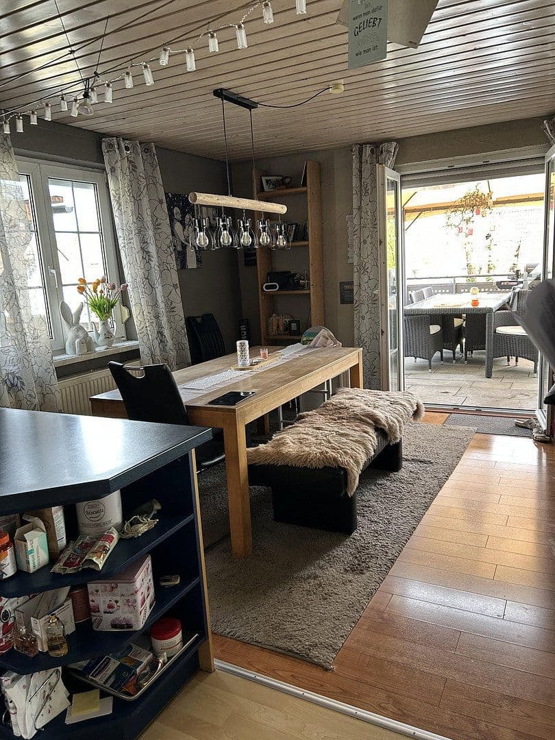 Prodej domu 130 m², pozemek 589 m², Hüttlingen, Bádensko-Württembersko Prodej domu 130 m², pozemek 589 m², Hüttlingen, Bádensko-Württembersko