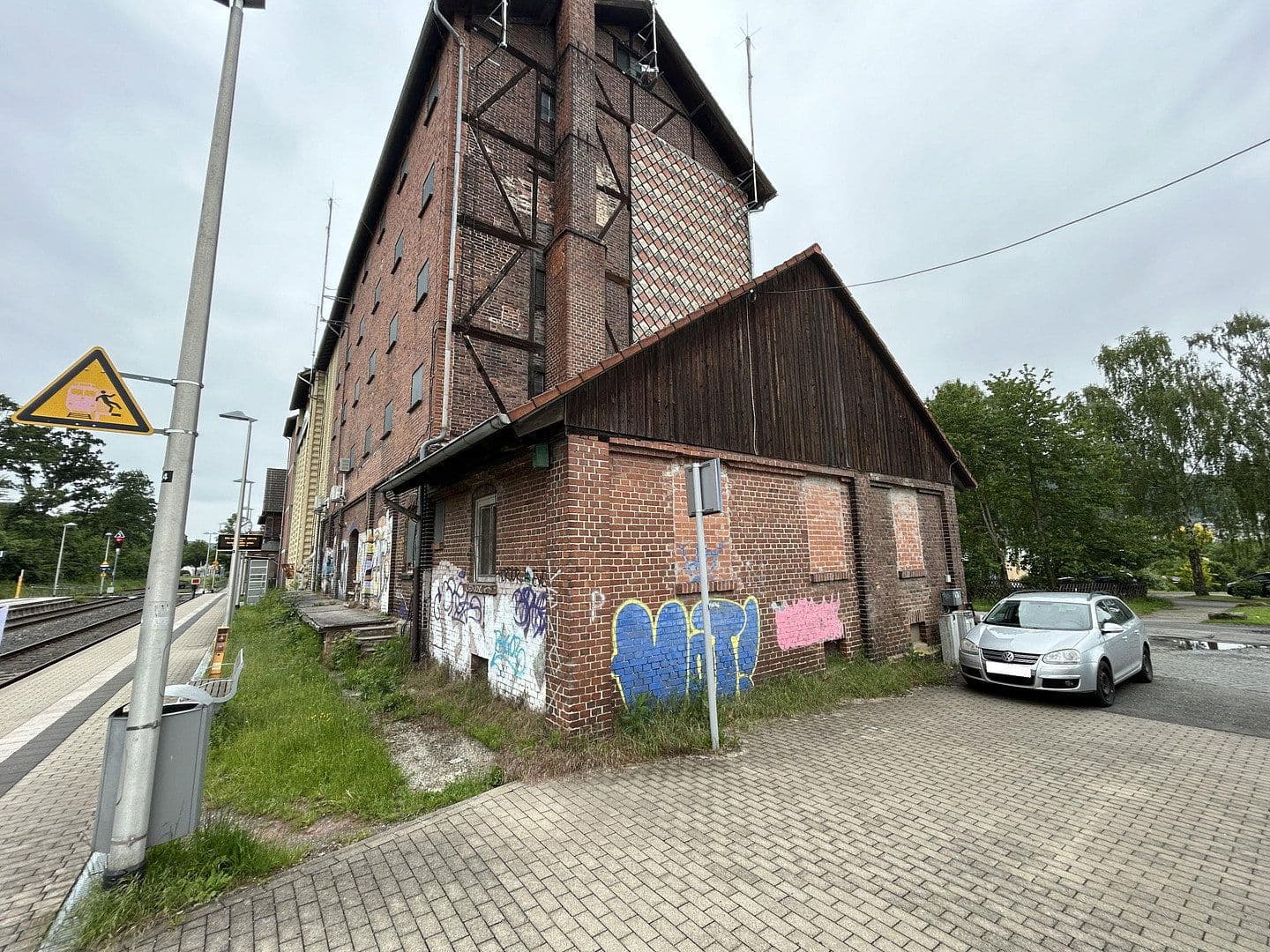Prodej nebytového prostoru 746 m², An der Bahn 11, Zierenberg, Hessen Prodej nebytového prostoru 746 m², An der Bahn 11, Zierenberg, Hessen