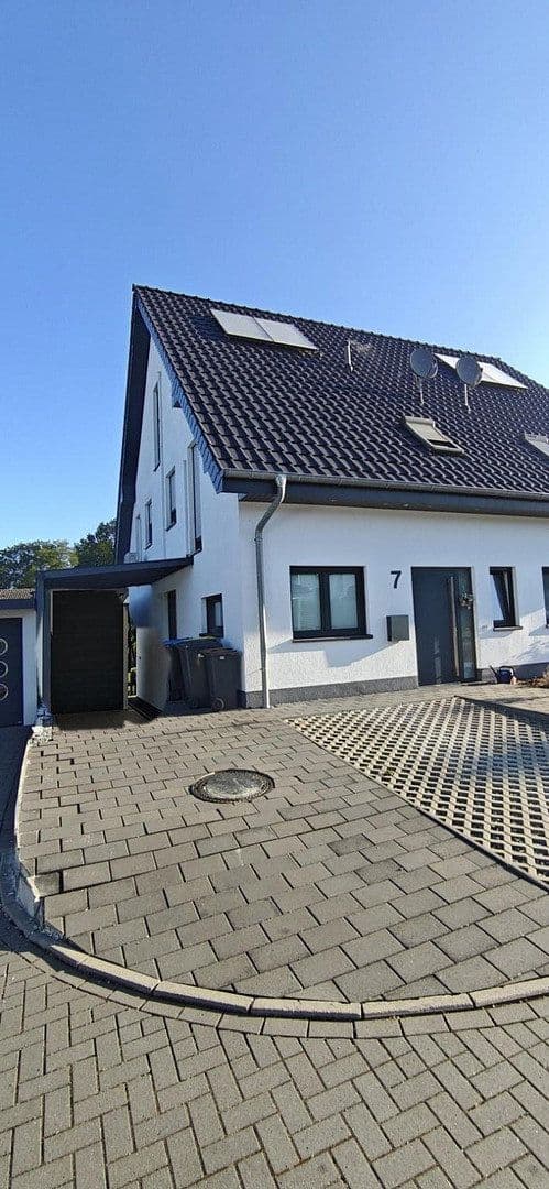 Prodej domu 125 m², pozemek 230 m², Hiddenhausen, Severní Porýní-Vestfálsko Prodej domu 125 m², pozemek 230 m², Hiddenhausen, Severní Porýní-Vestfálsko