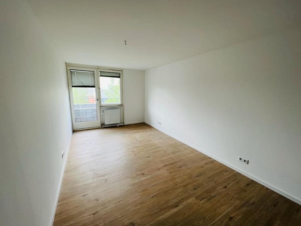Pronájem bytu 2+1 65 m², Nüßstr. 18, Sindelfingen, Bádensko-Württembersko Pronájem bytu 2+1 65 m², Nüßstr. 18, Sindelfingen, Bádensko-Württembersko