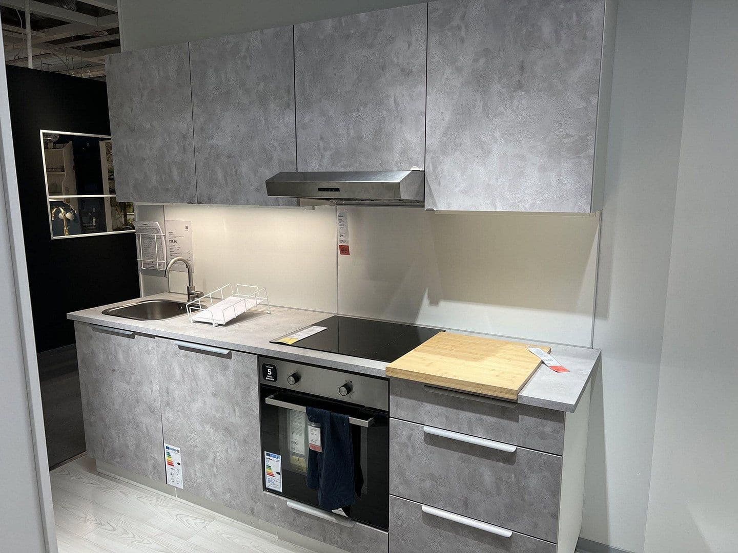 Pronájem bytu 2+1 65 m², Nüßstr. 18, Sindelfingen, Bádensko-Württembersko Pronájem bytu 2+1 65 m², Nüßstr. 18, Sindelfingen, Bádensko-Württembersko