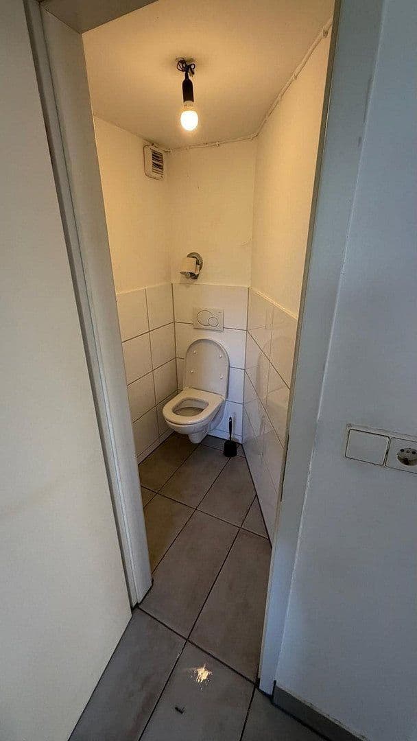 Pronájem bytu 1+1 30 m², Stuttgart, Bádensko-Württembersko Pronájem bytu 1+1 30 m², Stuttgart, Bádensko-Württembersko