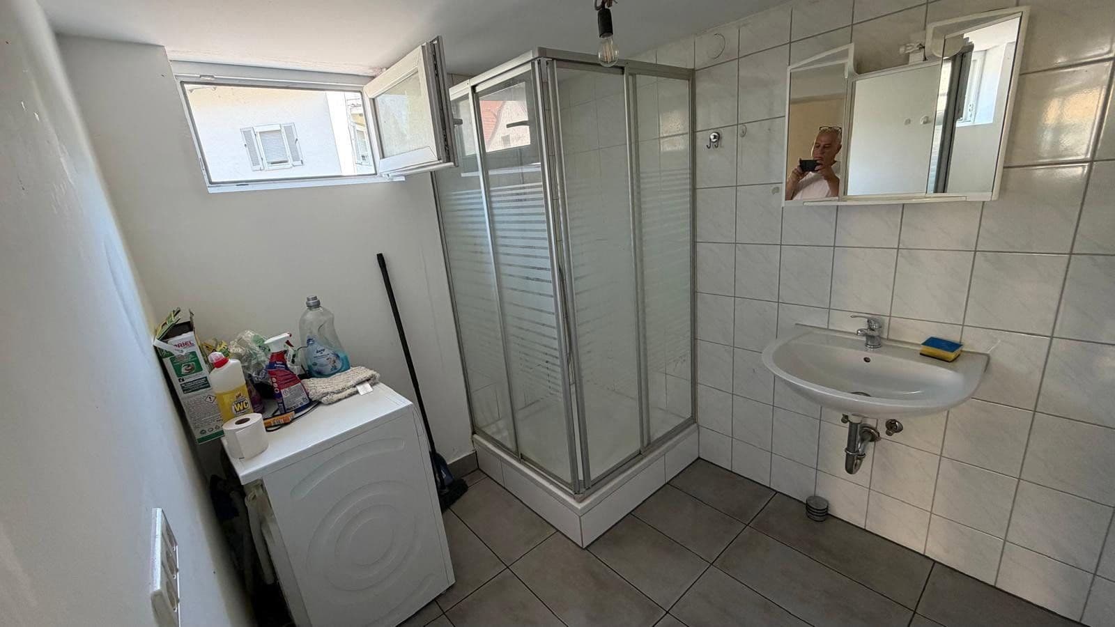 Pronájem bytu 1+1 30 m², Stuttgart, Bádensko-Württembersko Pronájem bytu 1+1 30 m², Stuttgart, Bádensko-Württembersko