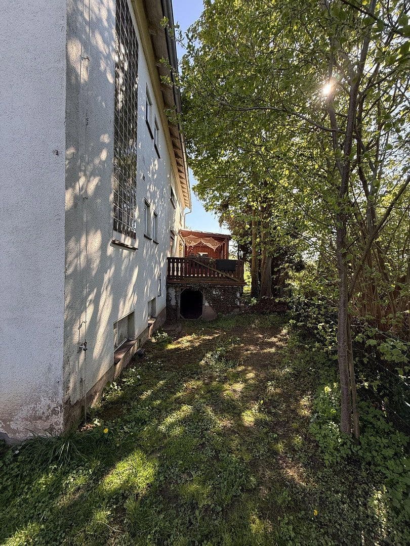 Prodej domu 215 m², pozemek 610 m², Frankfurter Straße 22, Borken (Hessen), Hessen Prodej domu 215 m², pozemek 610 m², Frankfurter Straße 22, Borken (Hessen), Hessen
