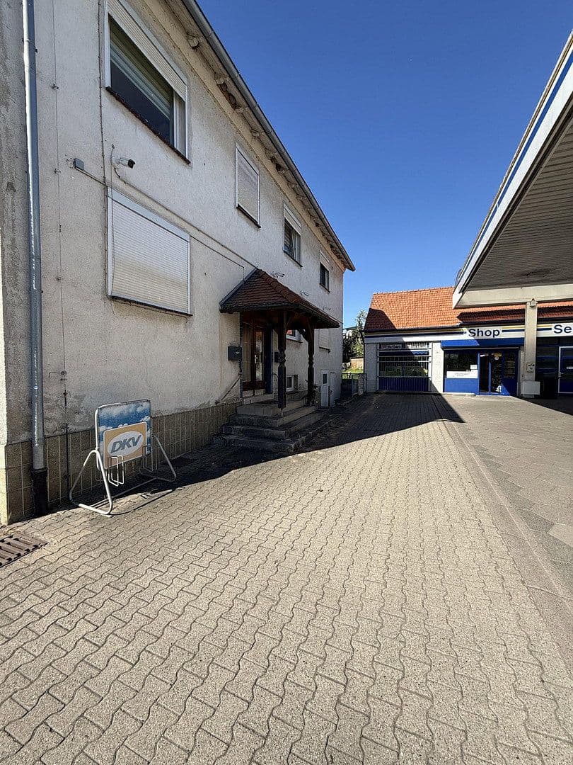 Prodej domu 215 m², pozemek 610 m², Frankfurter Straße 22, Borken (Hessen), Hessen Prodej domu 215 m², pozemek 610 m², Frankfurter Straße 22, Borken (Hessen), Hessen