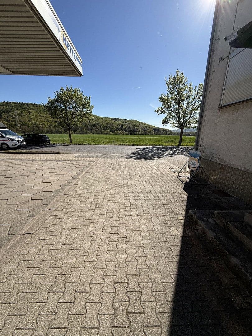 Prodej domu 215 m², pozemek 610 m², Frankfurter Straße 22, Borken (Hessen), Hessen Prodej domu 215 m², pozemek 610 m², Frankfurter Straße 22, Borken (Hessen), Hessen