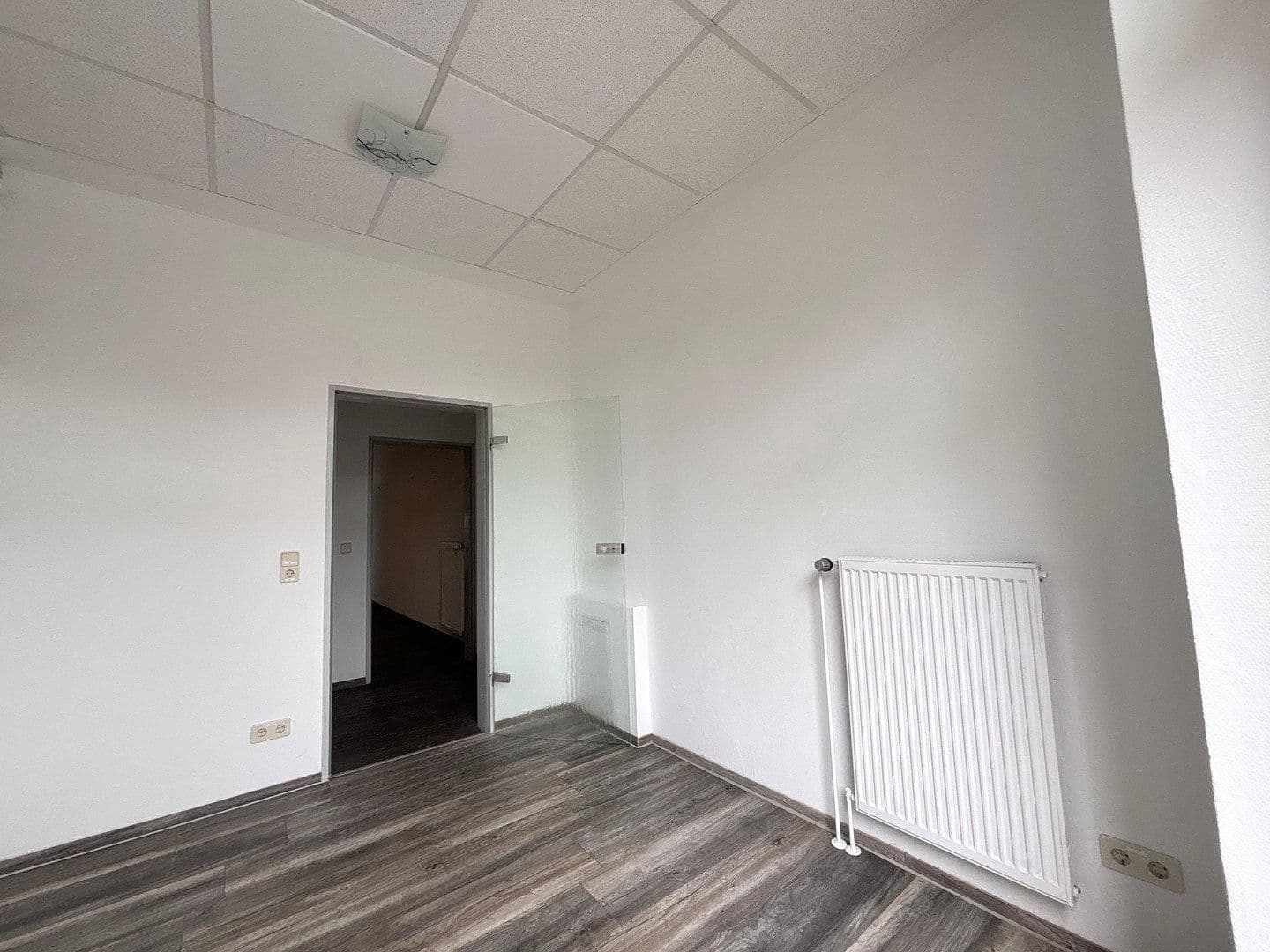 Prodej kanceláře 38 m², Schortens, Dolní Sasko Prodej kanceláře 38 m², Schortens, Dolní Sasko