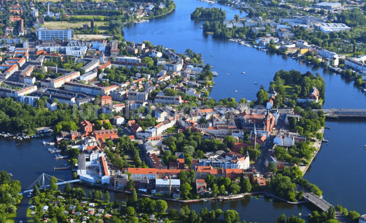 Prodej domu 1.750 m², pozemek 800 m², Berlin, Berlín Prodej domu 1.750 m², pozemek 800 m², Berlin, Berlín