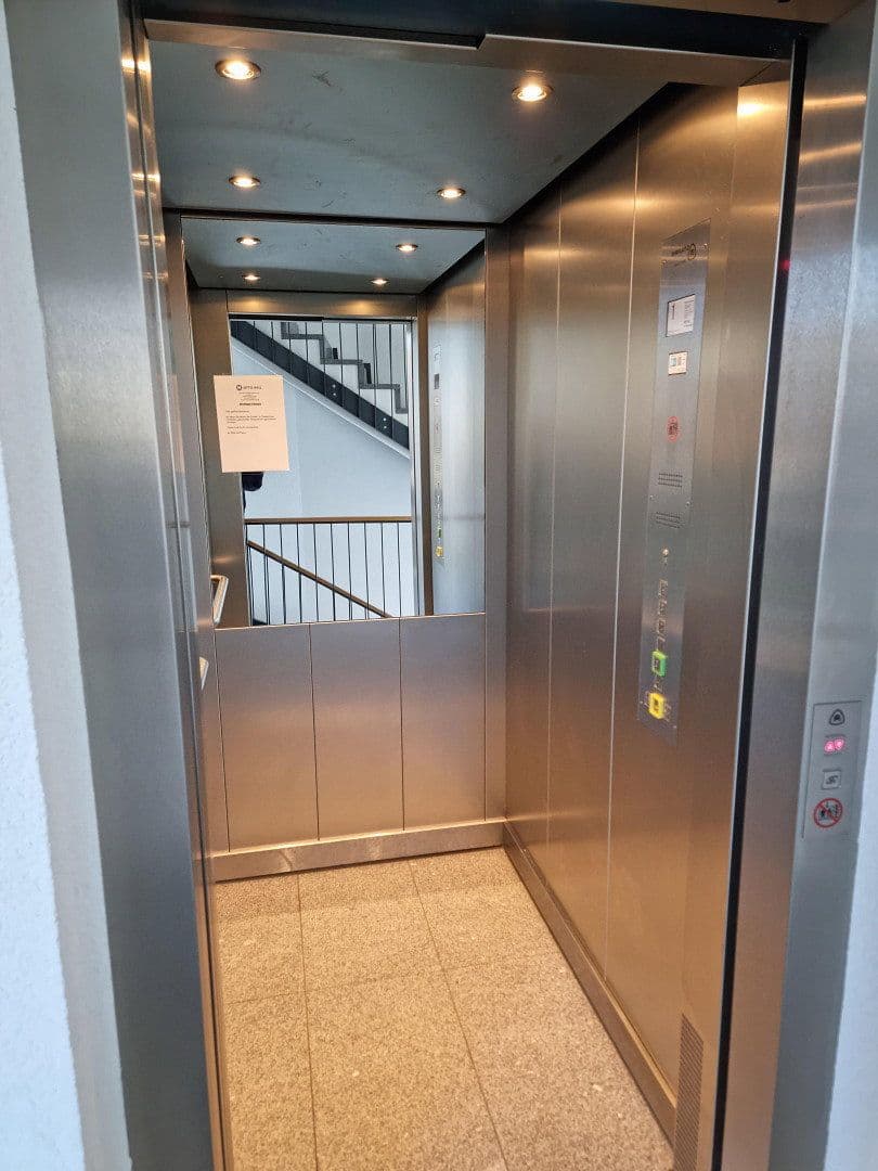 Pronájem bytu 2+1 73 m², Wolfgang-Bangert-Strasse 8, Frankfurt am Main, Hessen Pronájem bytu 2+1 73 m², Wolfgang-Bangert-Strasse 8, Frankfurt am Main, Hessen