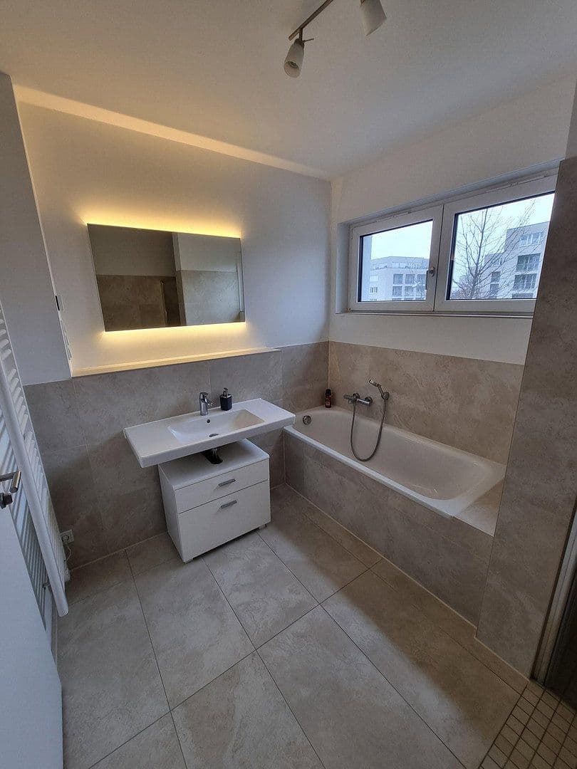 Pronájem bytu 2+1 73 m², Wolfgang-Bangert-Strasse 8, Frankfurt am Main, Hessen Pronájem bytu 2+1 73 m², Wolfgang-Bangert-Strasse 8, Frankfurt am Main, Hessen