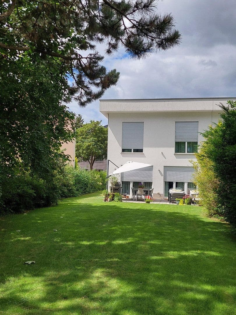 Prodej domu 210 m², pozemek 547 m², Berlin, Berlín Prodej domu 210 m², pozemek 547 m², Berlin, Berlín