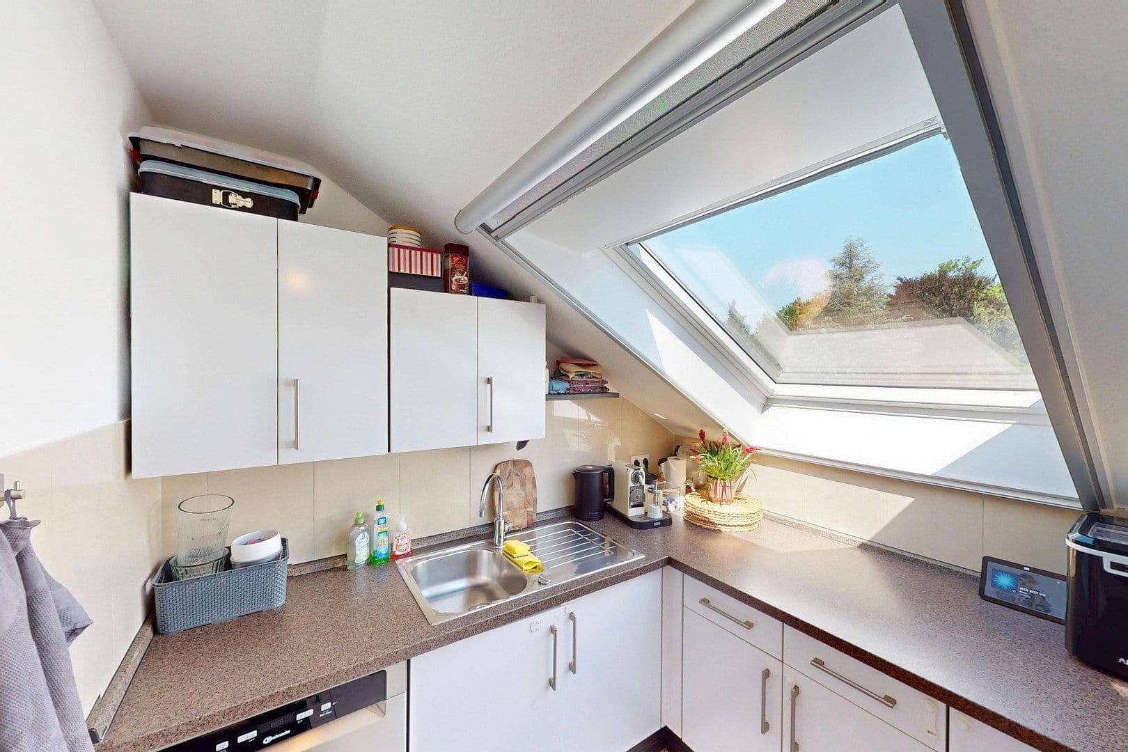 Prodej bytu 3+1 82 m², Wollinstraße 96, Stuttgart, Bádensko-Württembersko Prodej bytu 3+1 82 m², Wollinstraße 96, Stuttgart, Bádensko-Württembersko