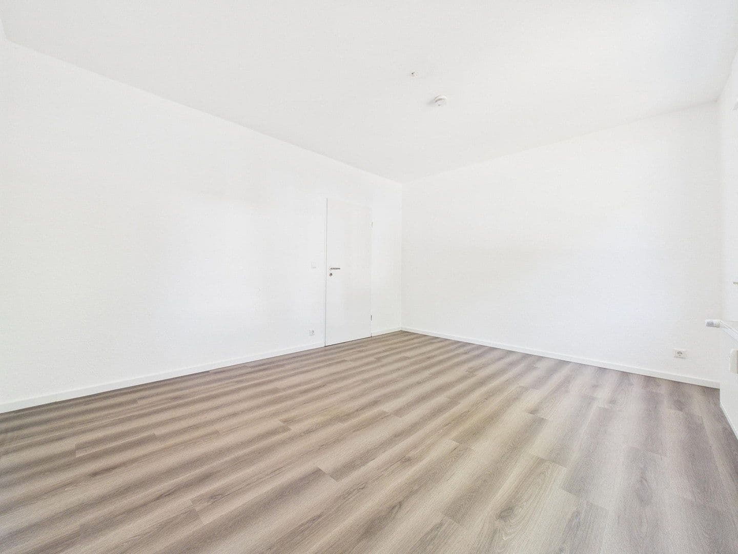 Prodej bytu 3+1 120 m², Düsseldorf, Severní Porýní-Vestfálsko Prodej bytu 3+1 120 m², Düsseldorf, Severní Porýní-Vestfálsko