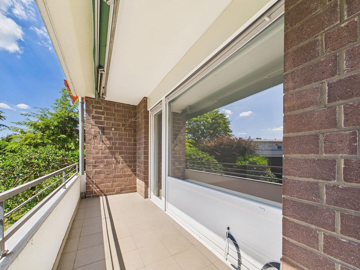 Prodej bytu 3+1 120 m², Düsseldorf, Severní Porýní-Vestfálsko Prodej bytu 3+1 120 m², Düsseldorf, Severní Porýní-Vestfálsko