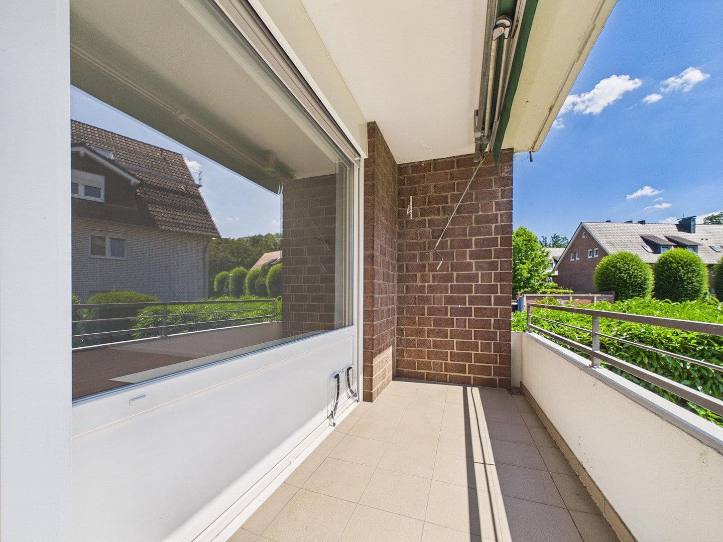 Prodej bytu 3+1 120 m², Düsseldorf, Severní Porýní-Vestfálsko Prodej bytu 3+1 120 m², Düsseldorf, Severní Porýní-Vestfálsko