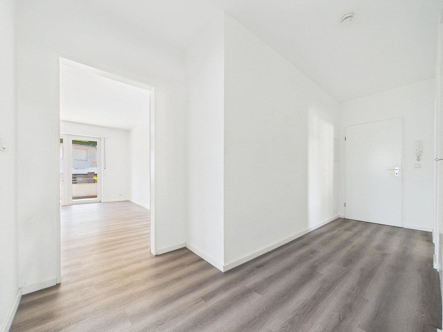 Prodej bytu 3+1 120 m², Düsseldorf, Severní Porýní-Vestfálsko Prodej bytu 3+1 120 m², Düsseldorf, Severní Porýní-Vestfálsko